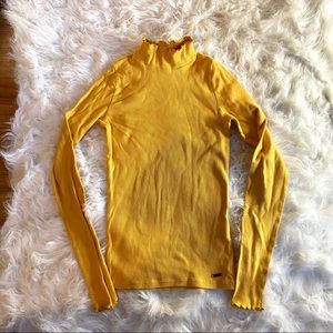 Mustard ribbed turtleneck